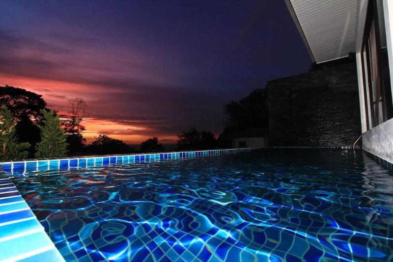 Baan Kongdee Sunset Resort Kata Exterior photo